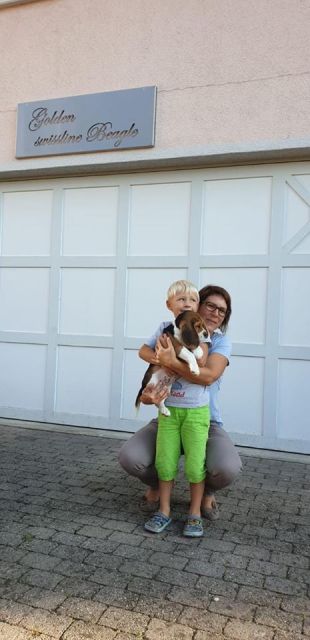 Chocolate Crunchy Bar mit seiner neuen Familie